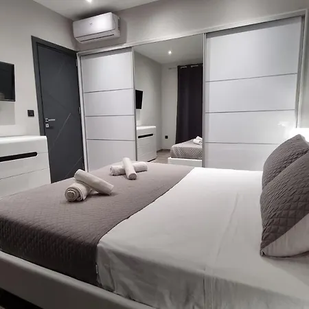 아파트 Ikaros Luxury